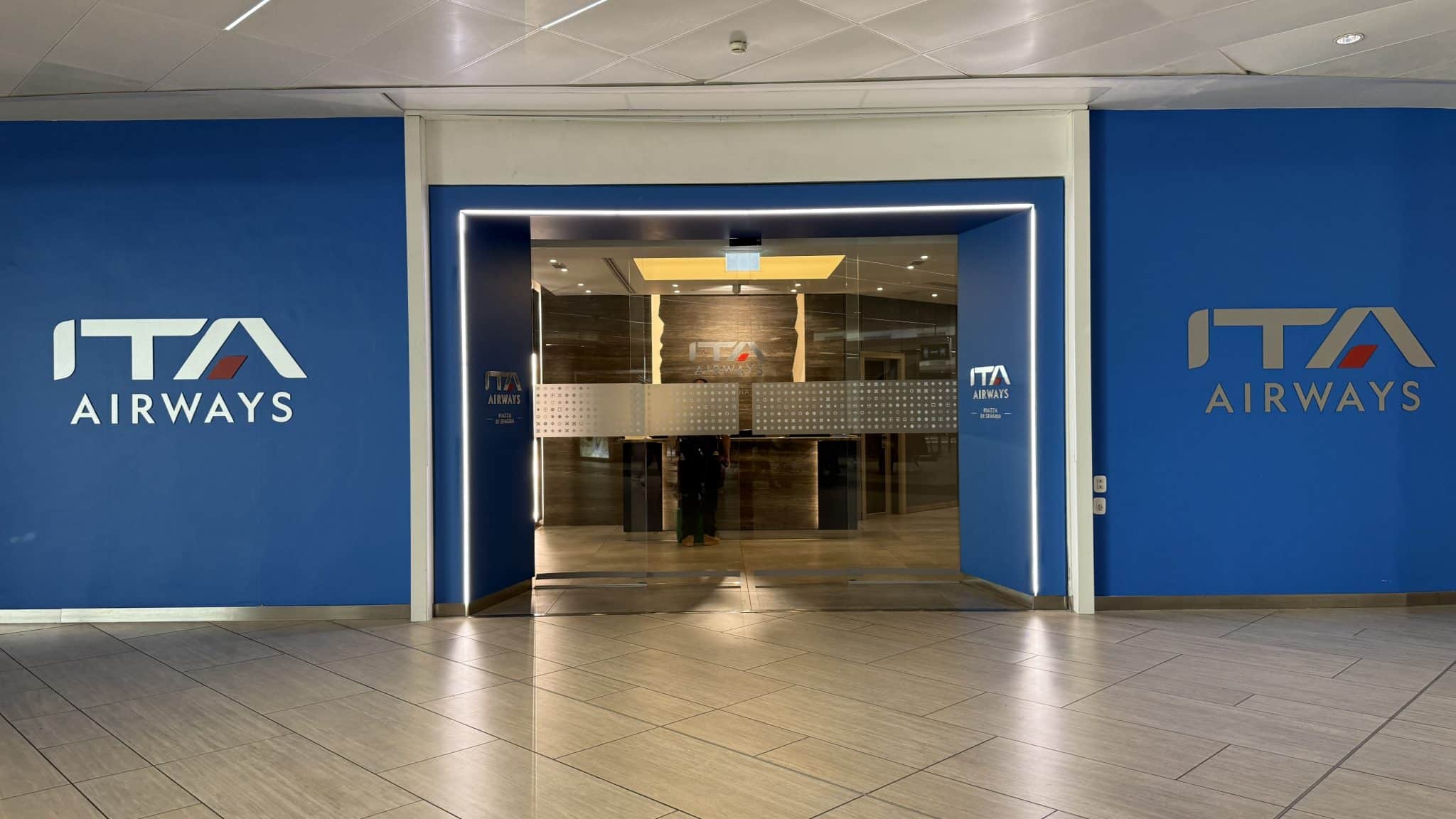 ITA Airways Piazza Di Spagna Lounge Rom Eingang