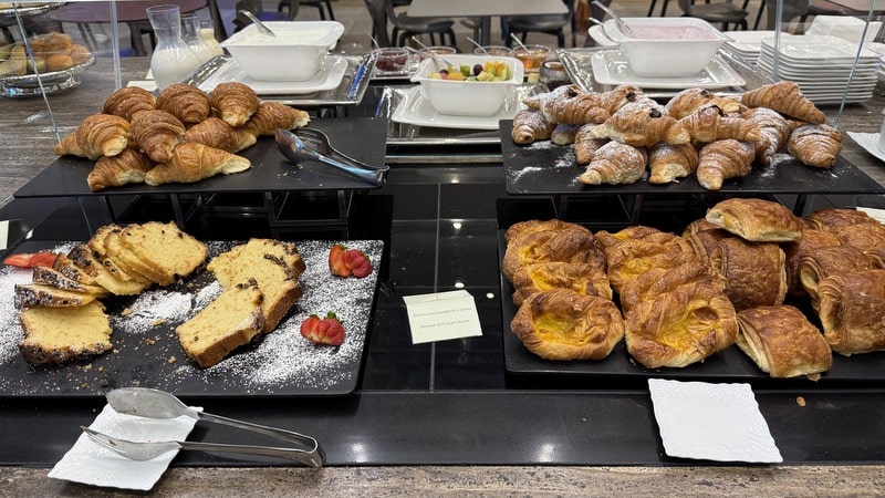 ITA Airways Piazza Di Spagna Lounge Rom Sweets