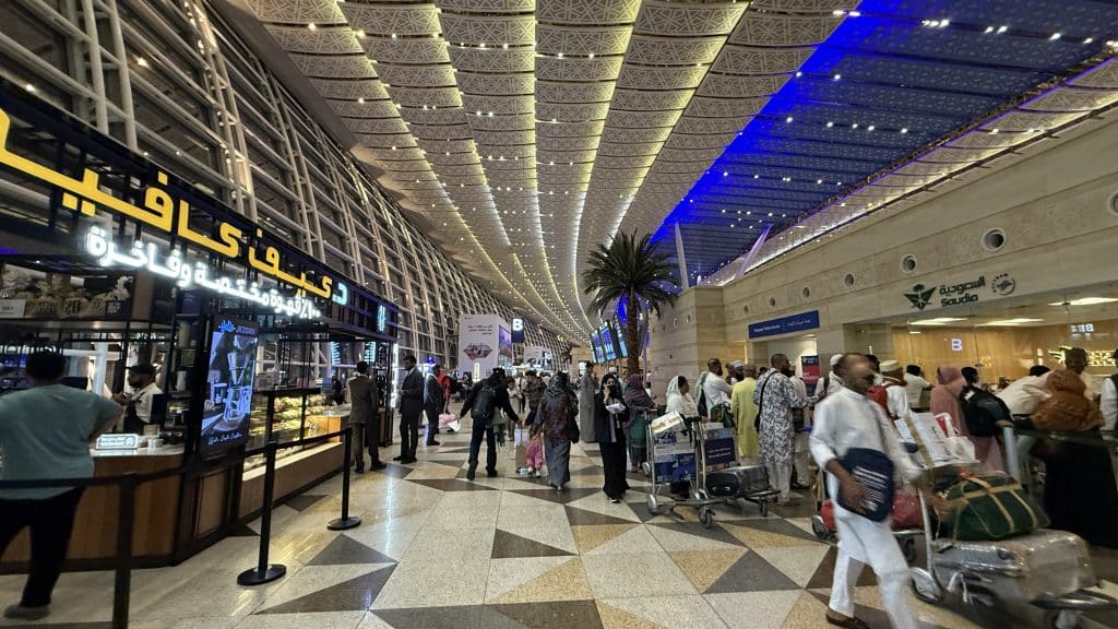 Saudia AlFursan Business Lounge Jeddah Flughafenhalle
