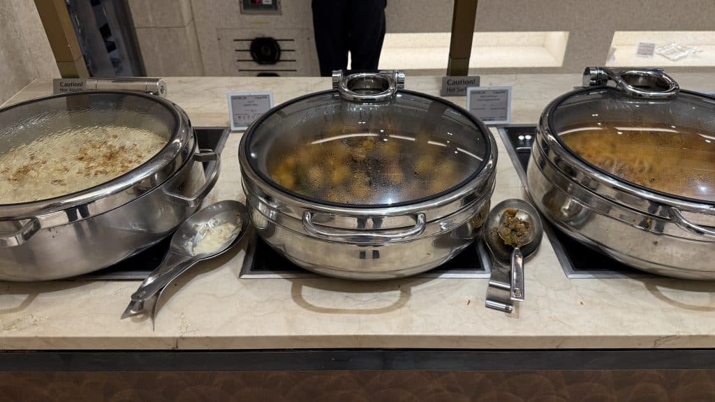 Saudia AlFursan Business Lounge Jeddah Warm