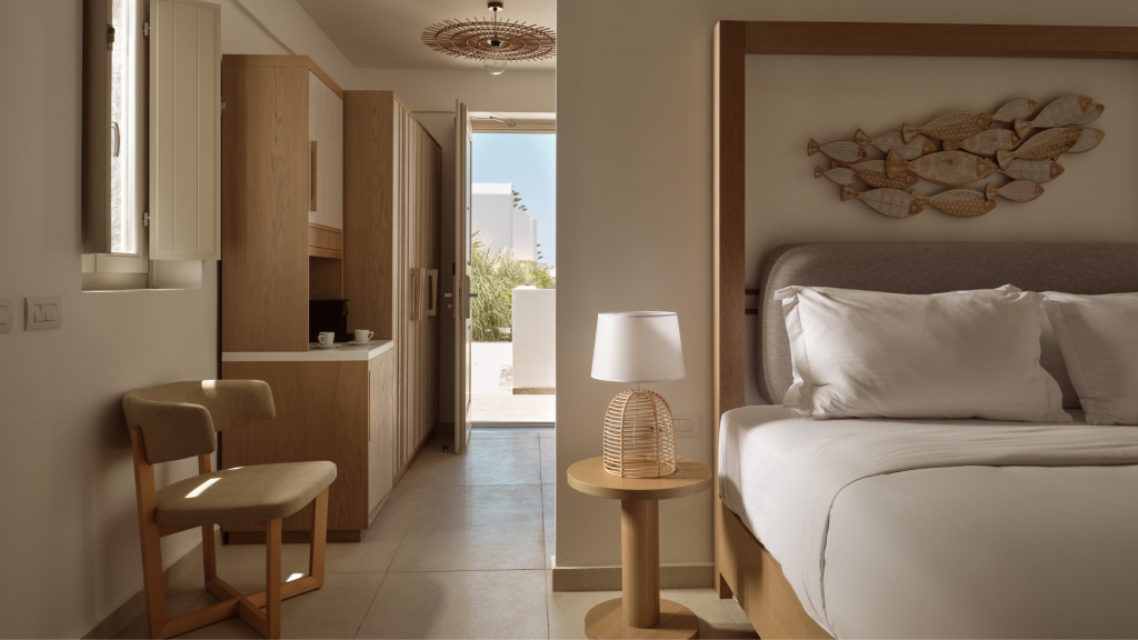 Sea Breeze Beach Resort Santorini Zimmer