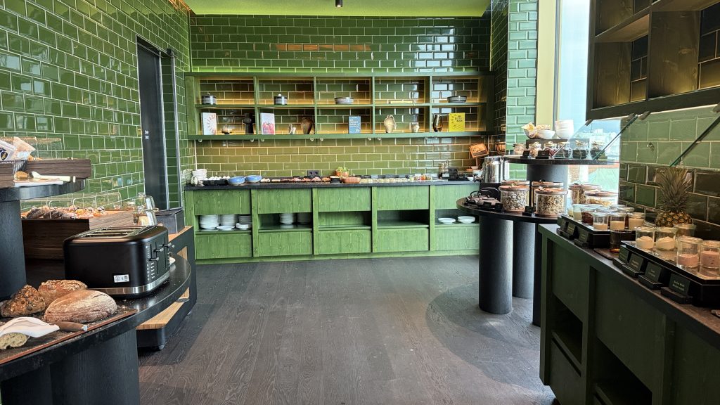 koenigshof-munich-buffet-frühstück