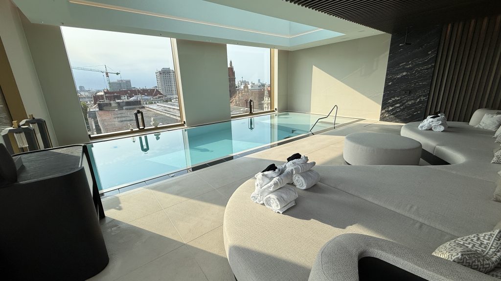 koenigshof-munich-spa-pool-area