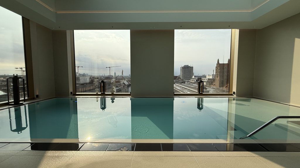 koenigshof-munich-spa-pool