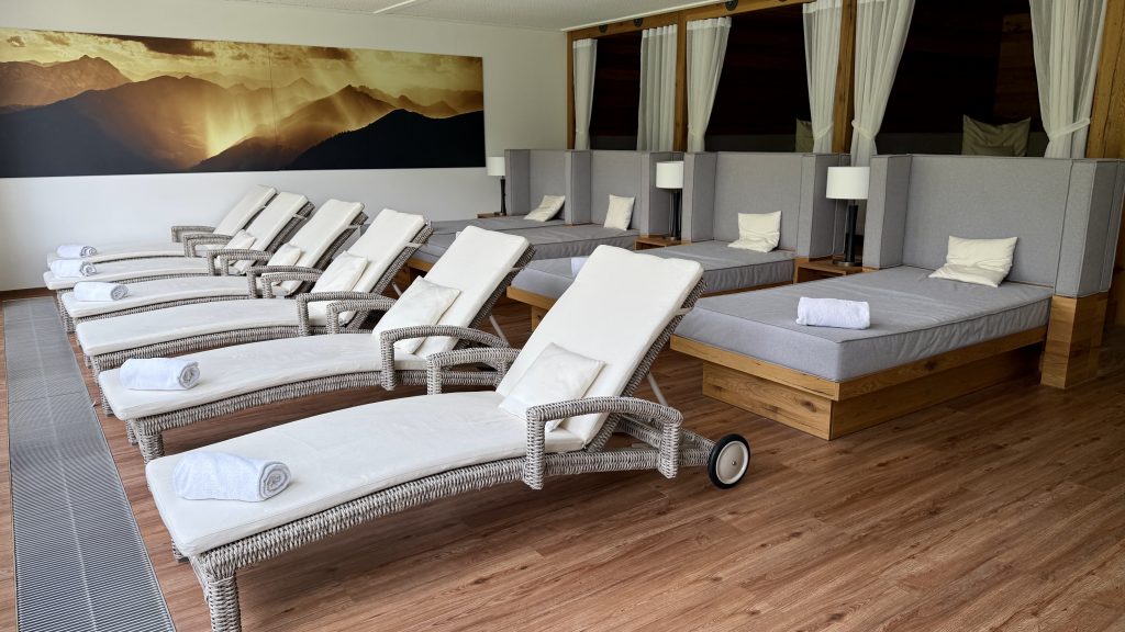 arabella-alpenhotel-spa-liegen