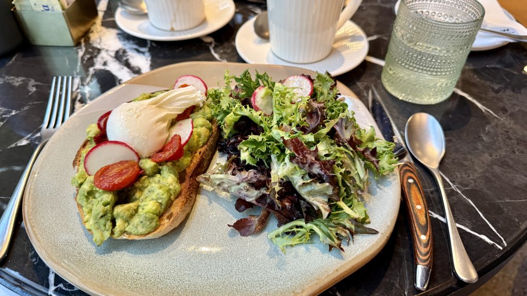 w-toronto-fruehstueck-avocado