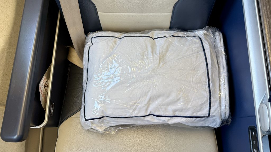 ita-airways-airbus-a330-neo-sitz-kissen