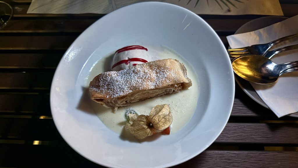 arabella-alpenhotel-apfelstrudel