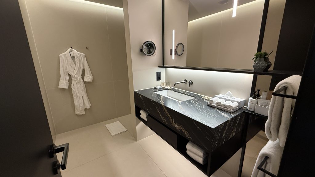 koenigshof-munich-badezimmer