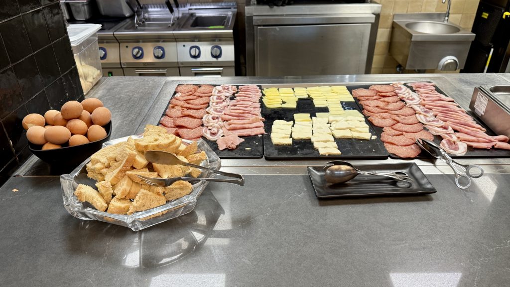 prima-vista-lounge-rom-fruehstueck