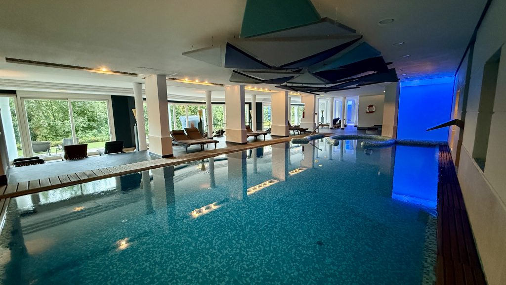 arabella-alpenhotel-pool-spa
