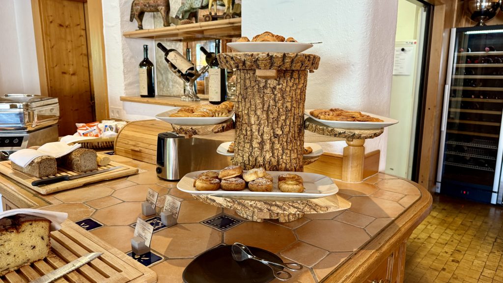 arabella-alpenhotel-fruehstueck-brot-auswahl