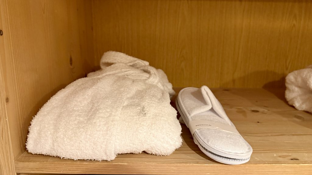 arabella-alpenhotel-bademantel