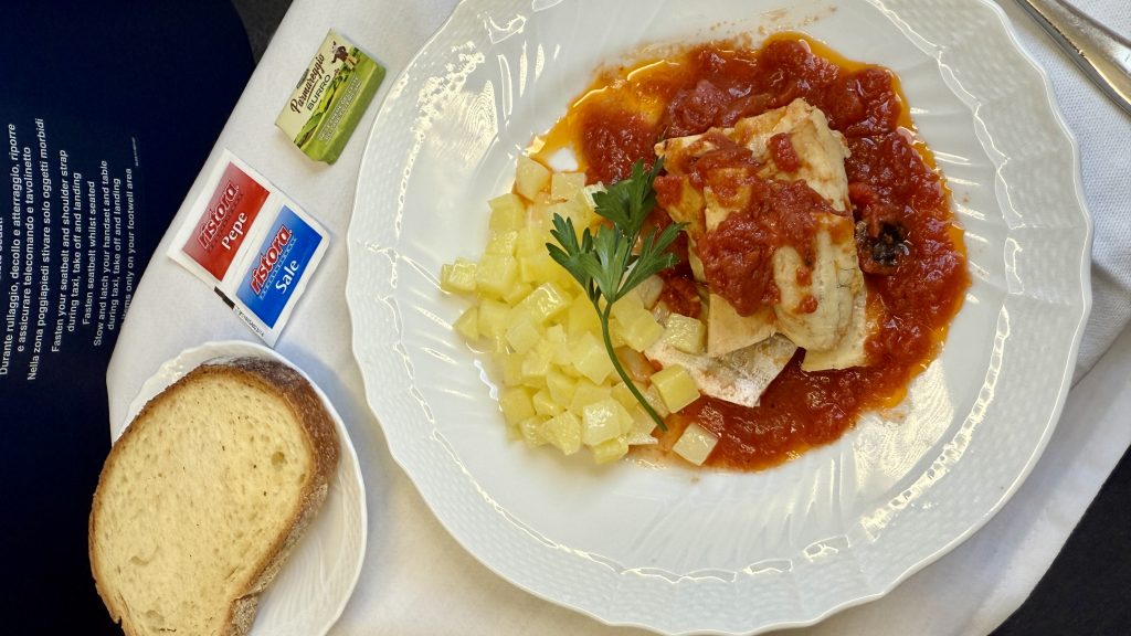 ita-airways-airbus-a330-hauptgang-fisch