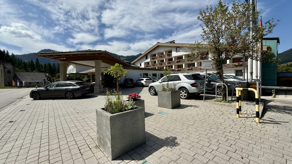 arabella-alpenhotel-parkplatz