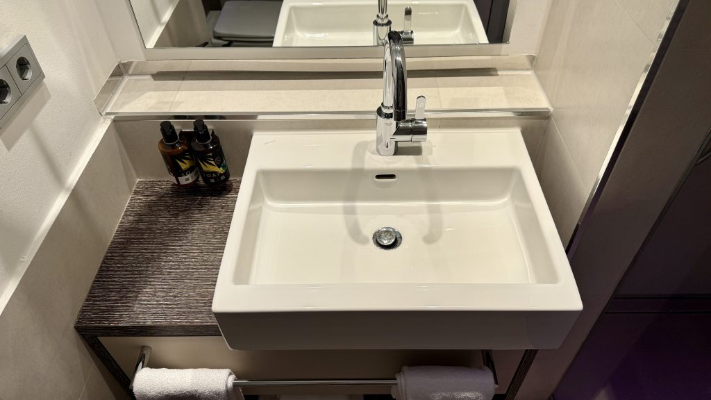 arabella-alpenhotel-bad-waschbecken