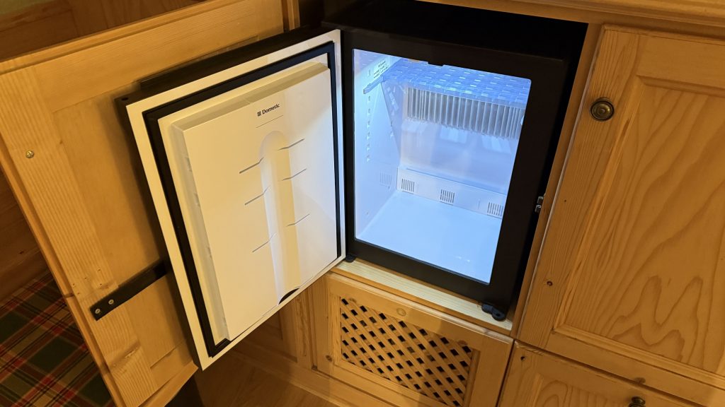 arabella-alpenhotel-kuehlschrank