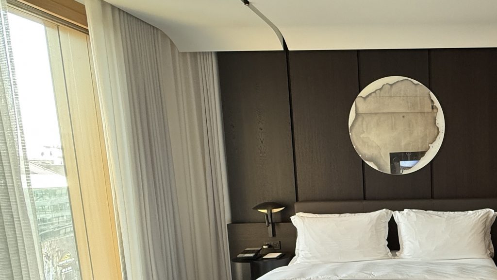 koenigshof-munich-vorhang