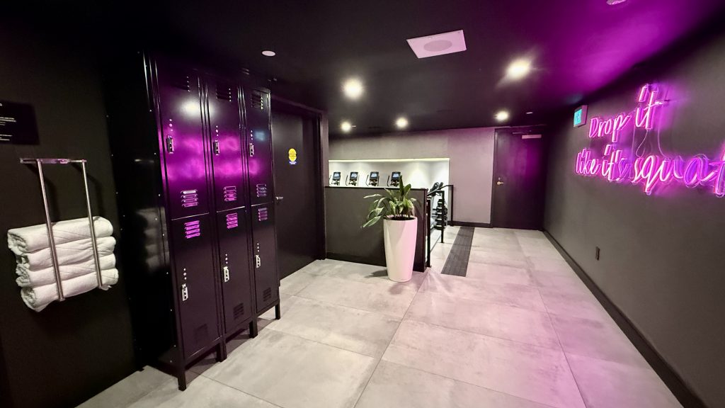 w-toronto-fitness-umkleide