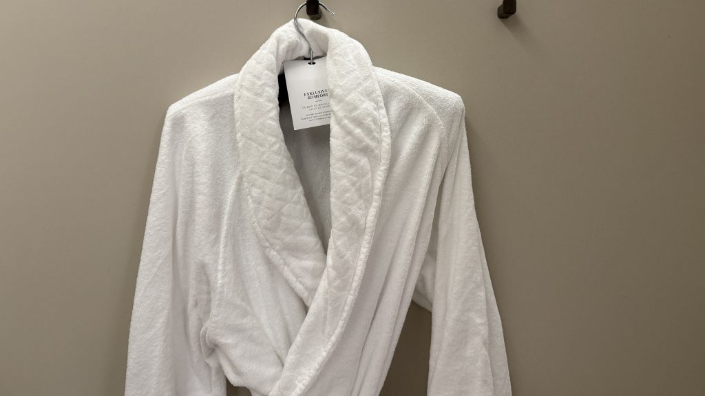 koenigshof-munich-bademantel