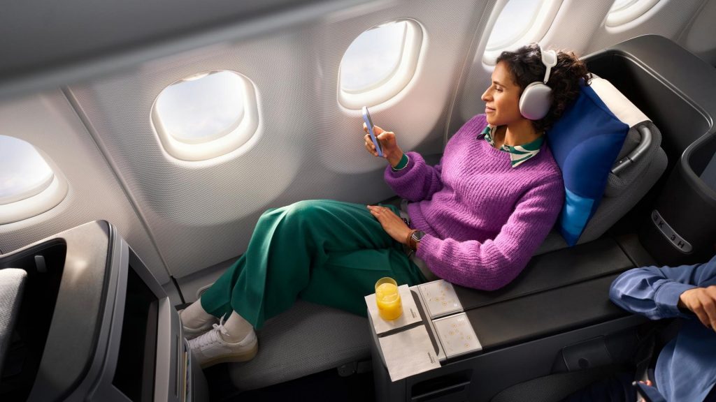 Discover Airlines Intercont Business Detail New