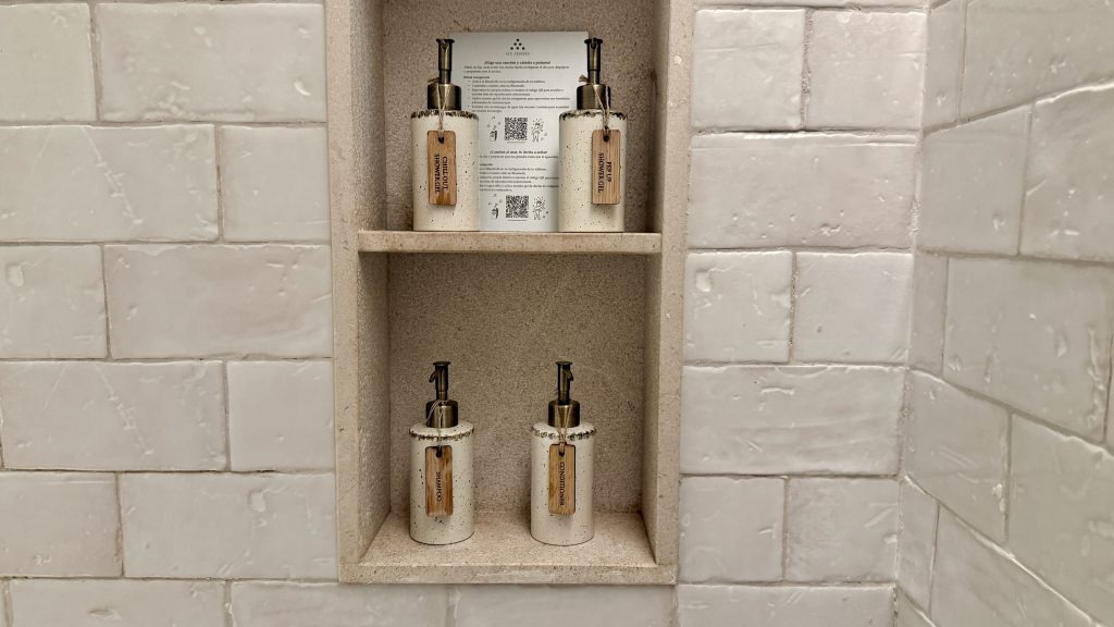 six-senses-ibiza-dusche-pflege