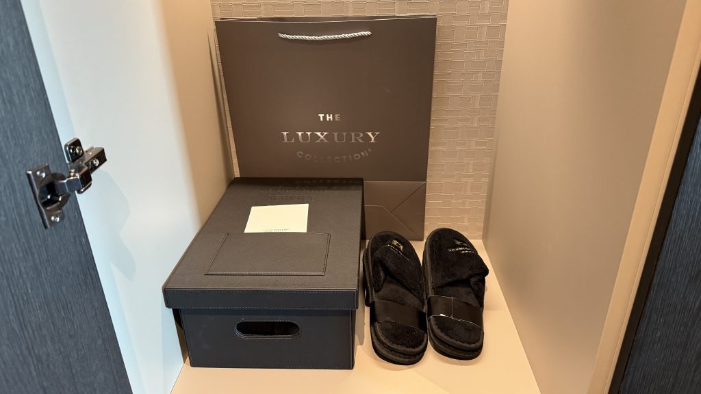 koenigshof-munich-schrank