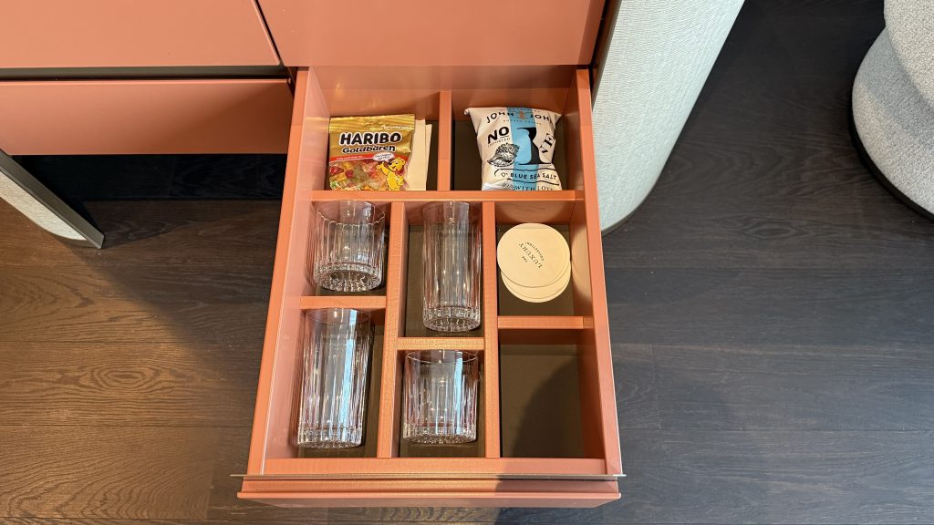 koenigshof-munich-snackbar