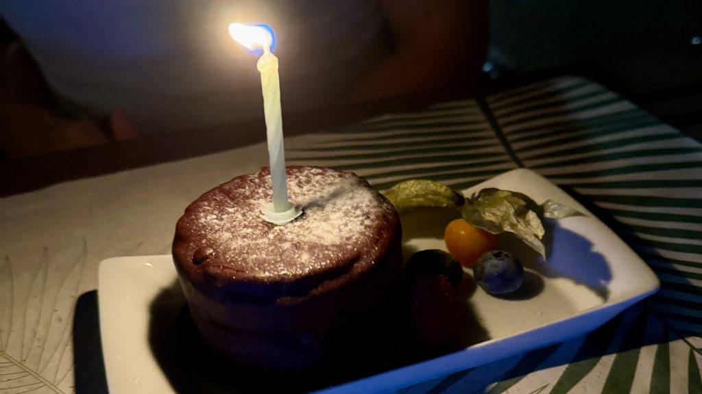 arabella-alpenhotel-restaurant-schokokuchen