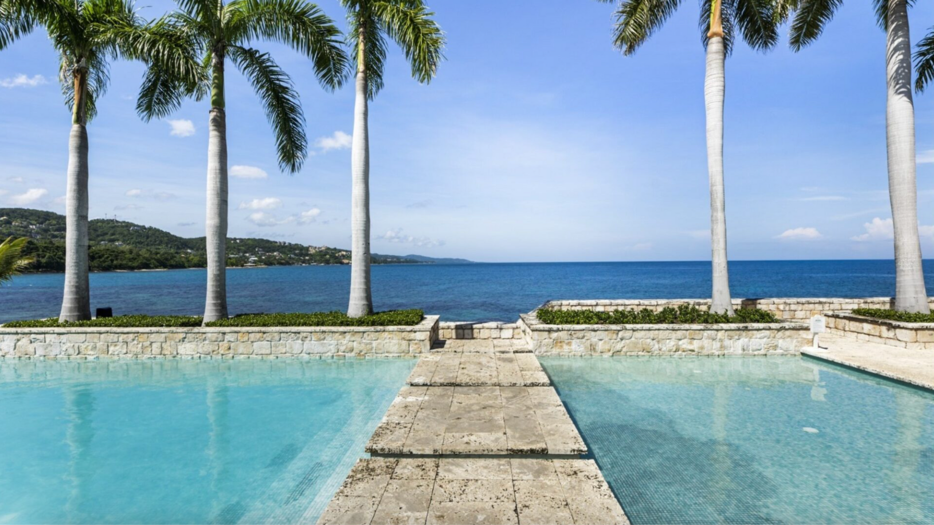 Round Hill Hotel Pool