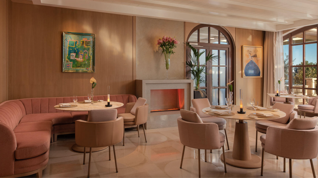 The St. Regis Mardavall Mallorca Resort Es Fum Lounge