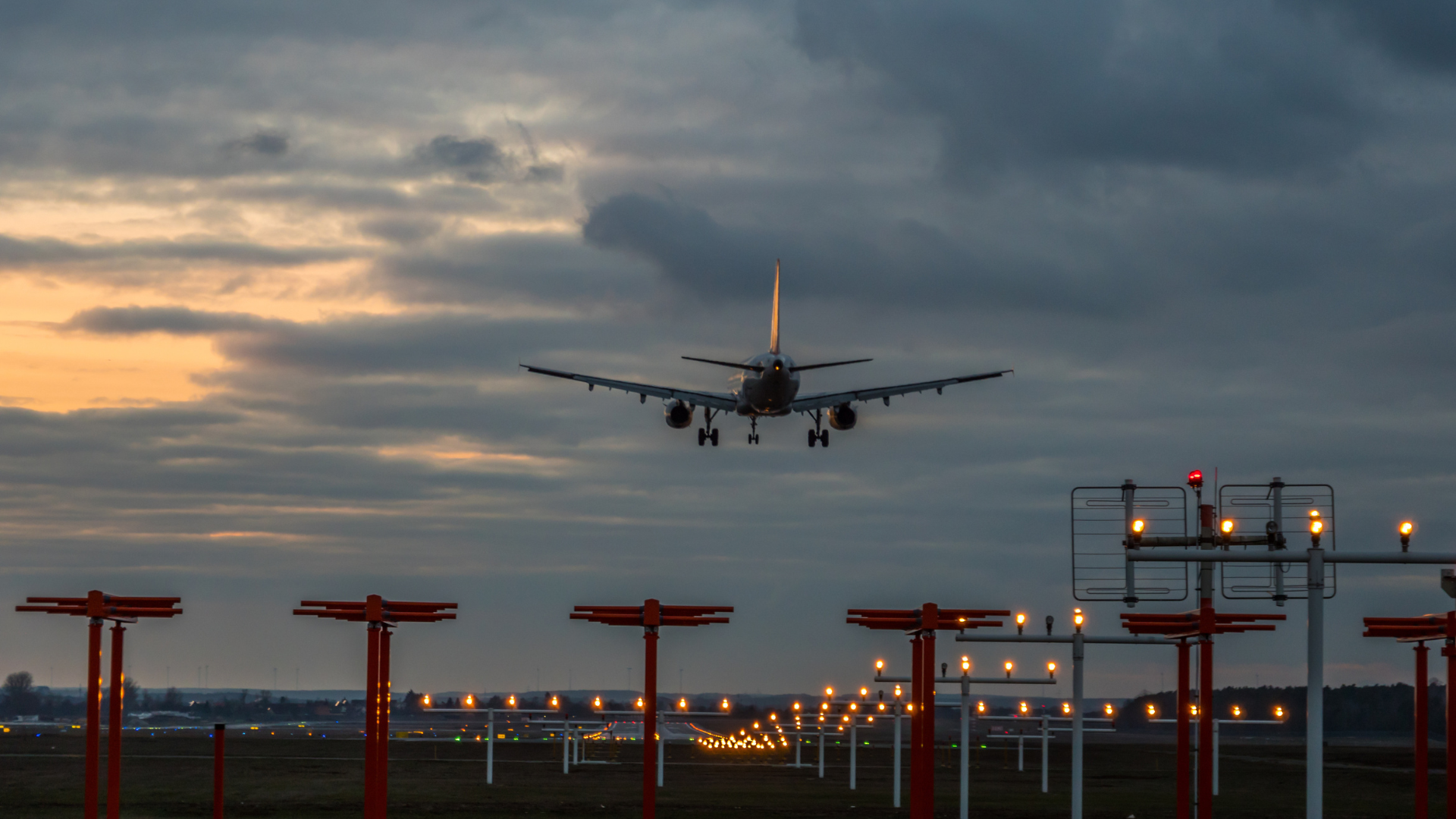 Flugzeug Landung Flughafen Sturm
