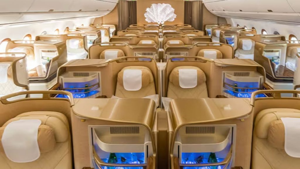 Emirates A350 Business (1)