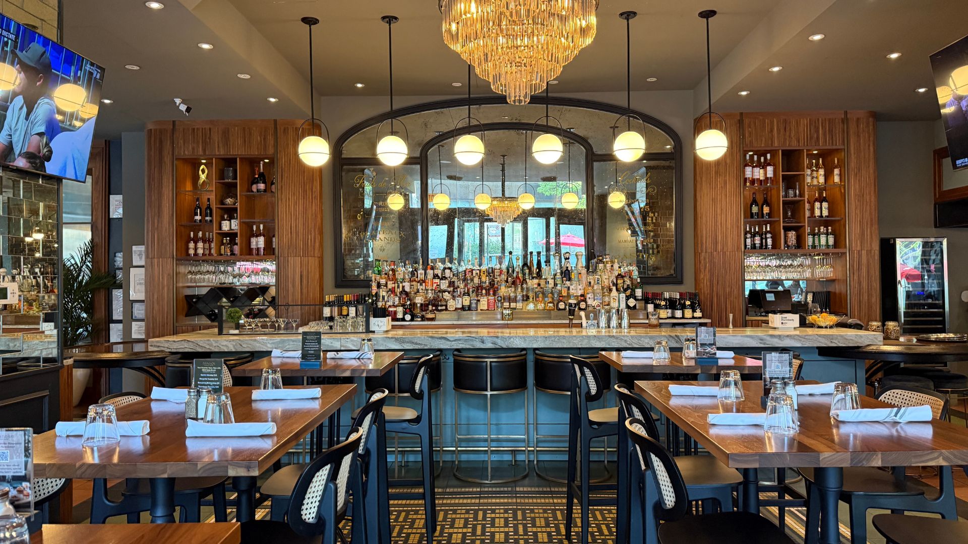 Hyatt Centric The Loop Chicago Bar