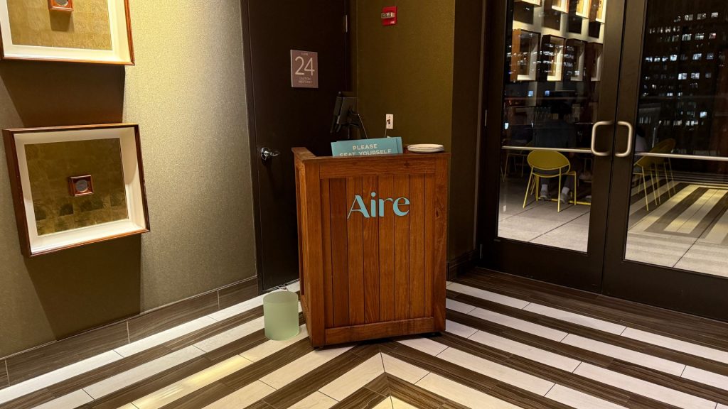 Hyatt Centric The Loop Chicago Lobby (4)