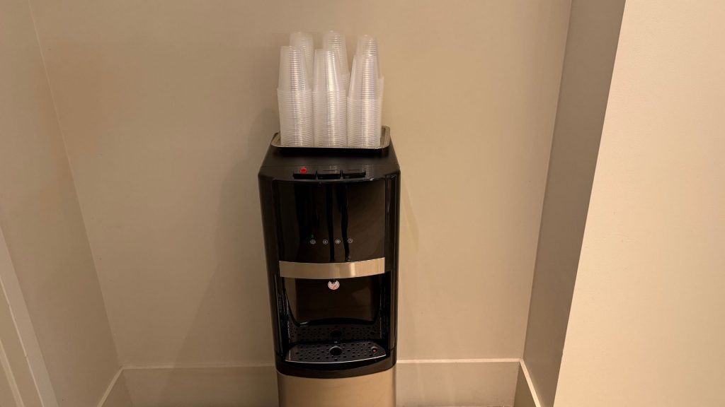 Hyatt Centric The Loop Chicago Wasser Station