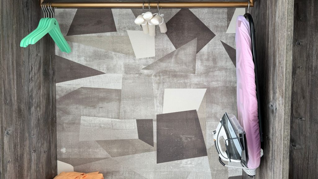 Hyde Ibiza Ankleidezimmer Haengeflaeche