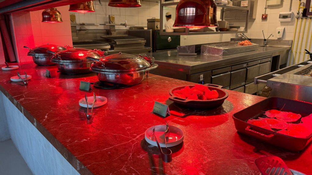 Hyde Ibiza Fruehstueck Buffet Warme Speisen (1)