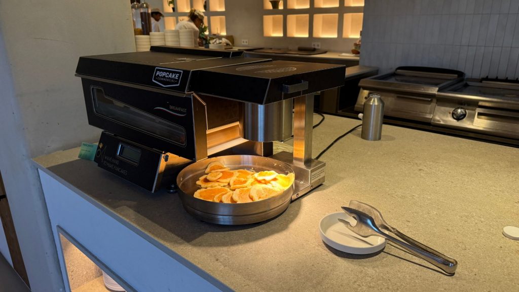 Hyde Ibiza Fruehstueck Pancake Maschine