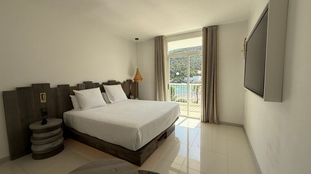 Hyde Ibiza Suite Schlafzimmer (1)