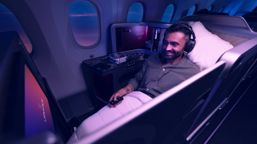 LATAM Business Class Dreamliner