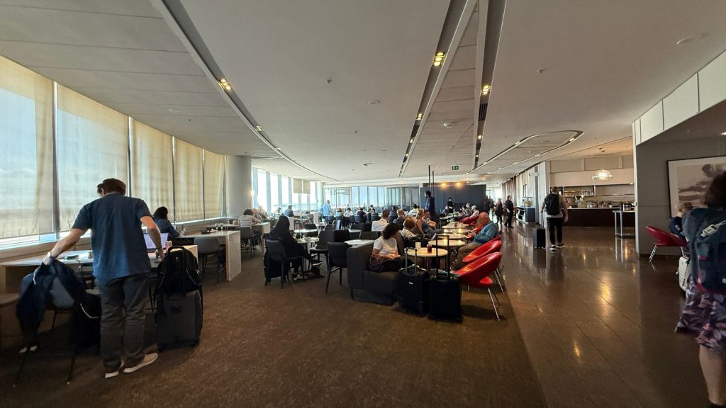 Maple Leaf Lounge Toronto Sitzgelegenheiten (1)