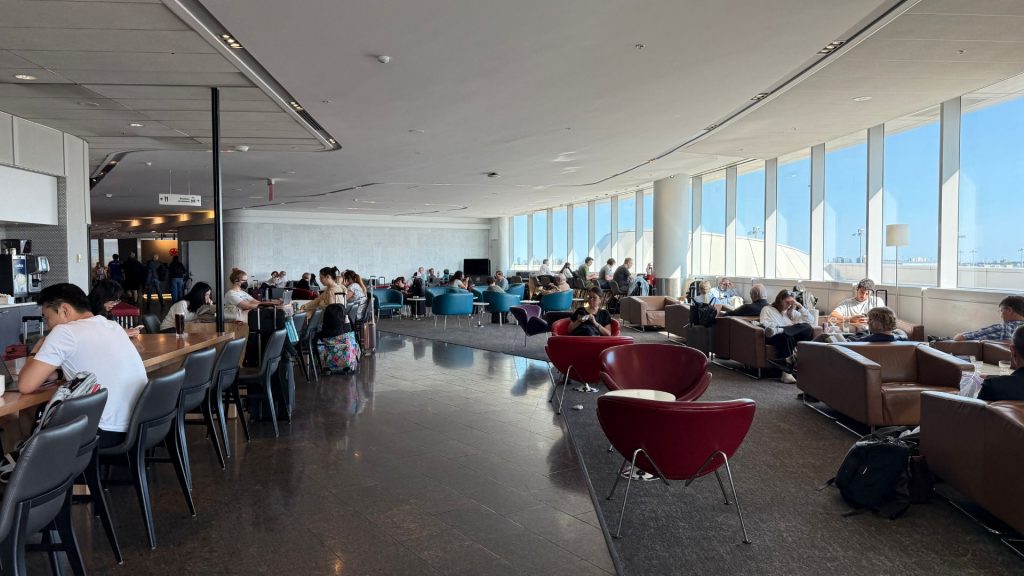 Maple Leaf Lounge Toronto Sitzgelegenheiten