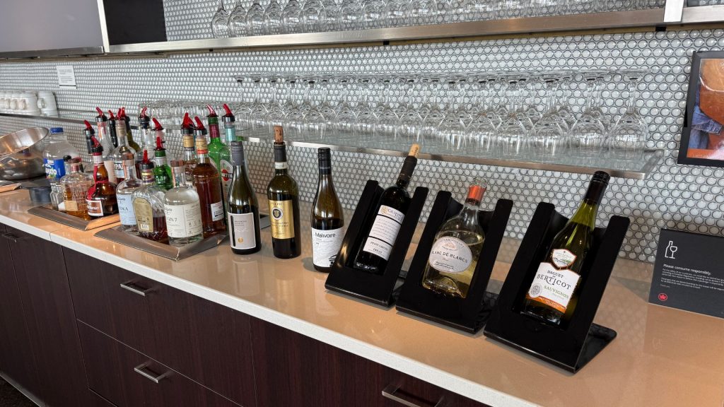 Maple Leaf Lounge Toronto Bar Alkohol