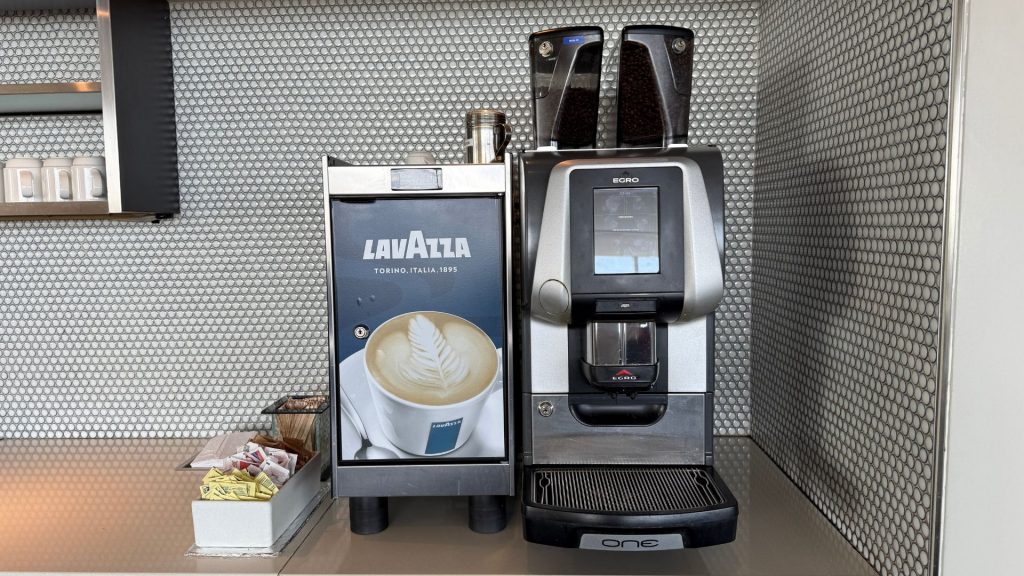 Maple Leaf Lounge Toronto Kaffeemaschine