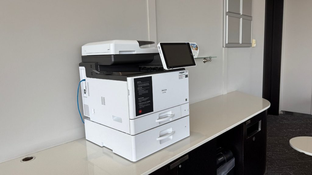 Maple Leaf Lounge Toronto Drucker