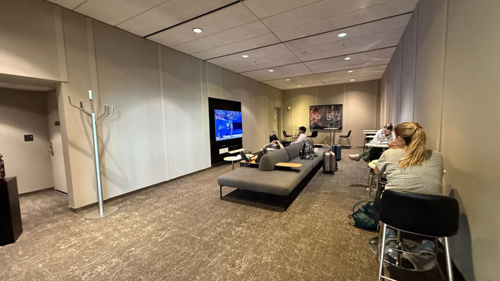 Maple Leaf Lounge Toronto Einblick (1)