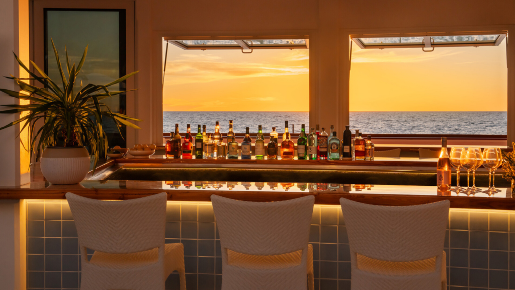 Naples Beach Club Four Seasons Resort Sunset Bar