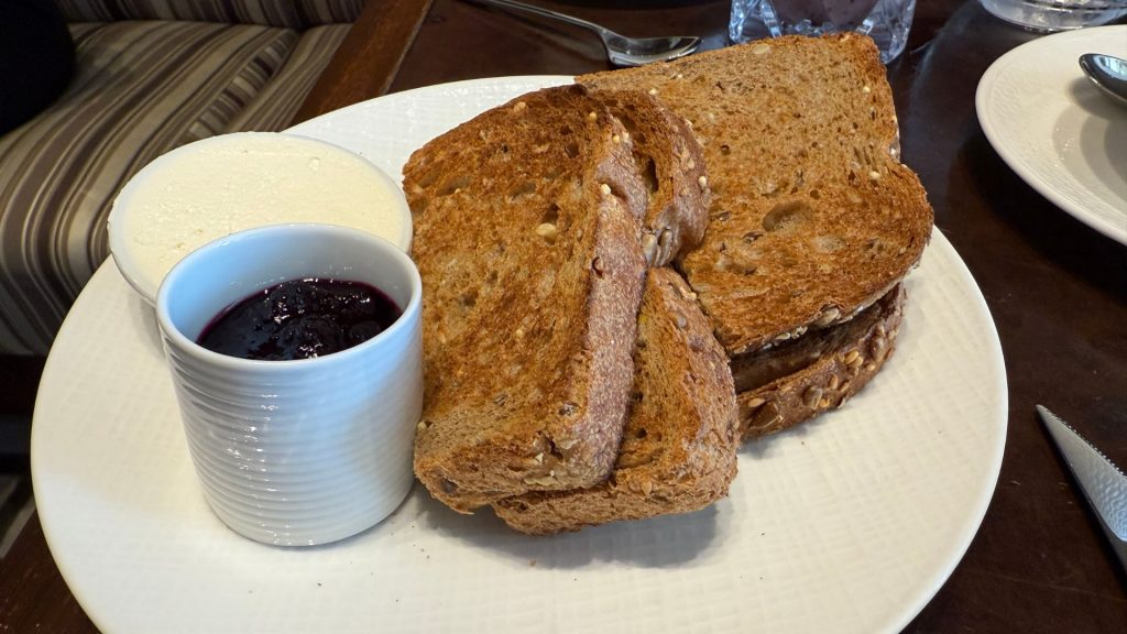 Park Hyatt Chicago Fruehstueck Brot