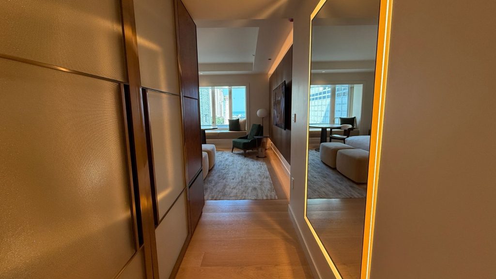 Park Hyatt Chicago Zimmer Eingangsbereich